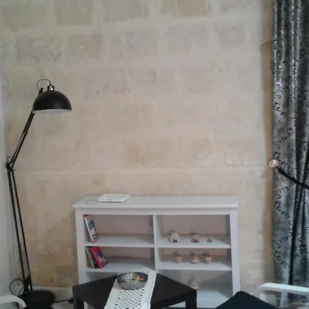 홈스테이 Vittoriosa Inn
